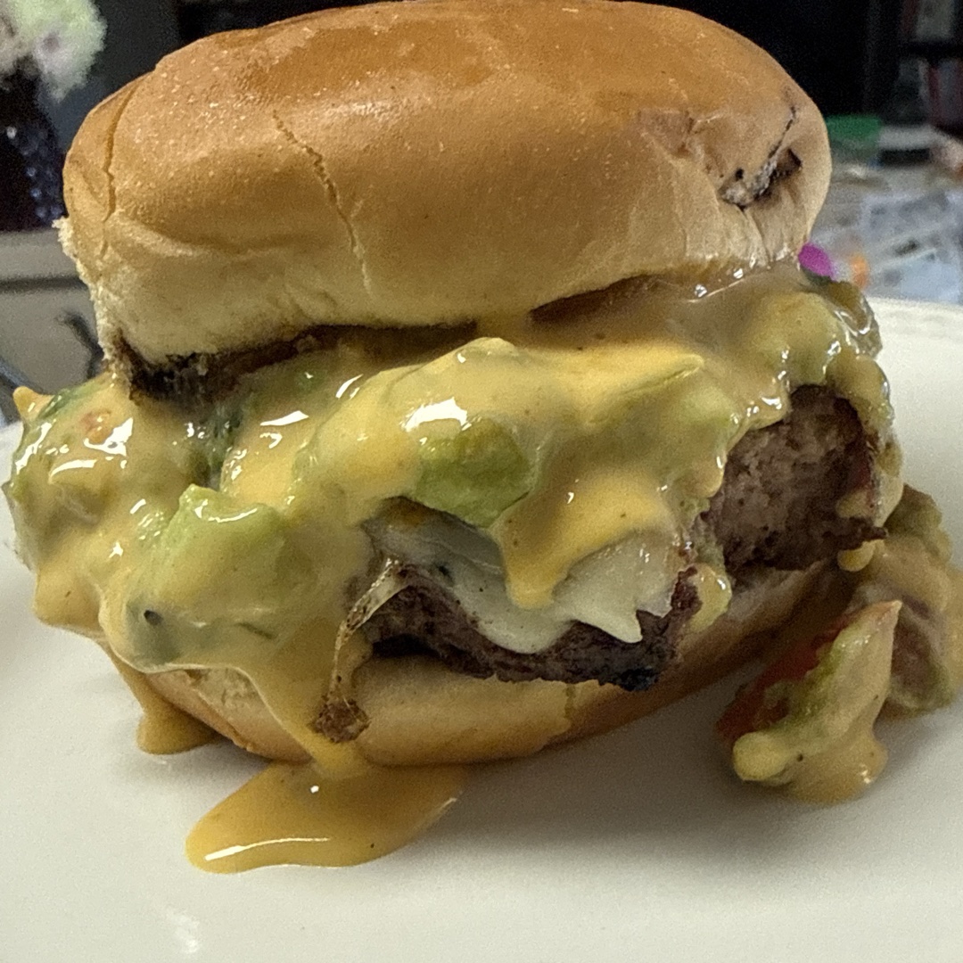 Guacamole queso cheeseburger