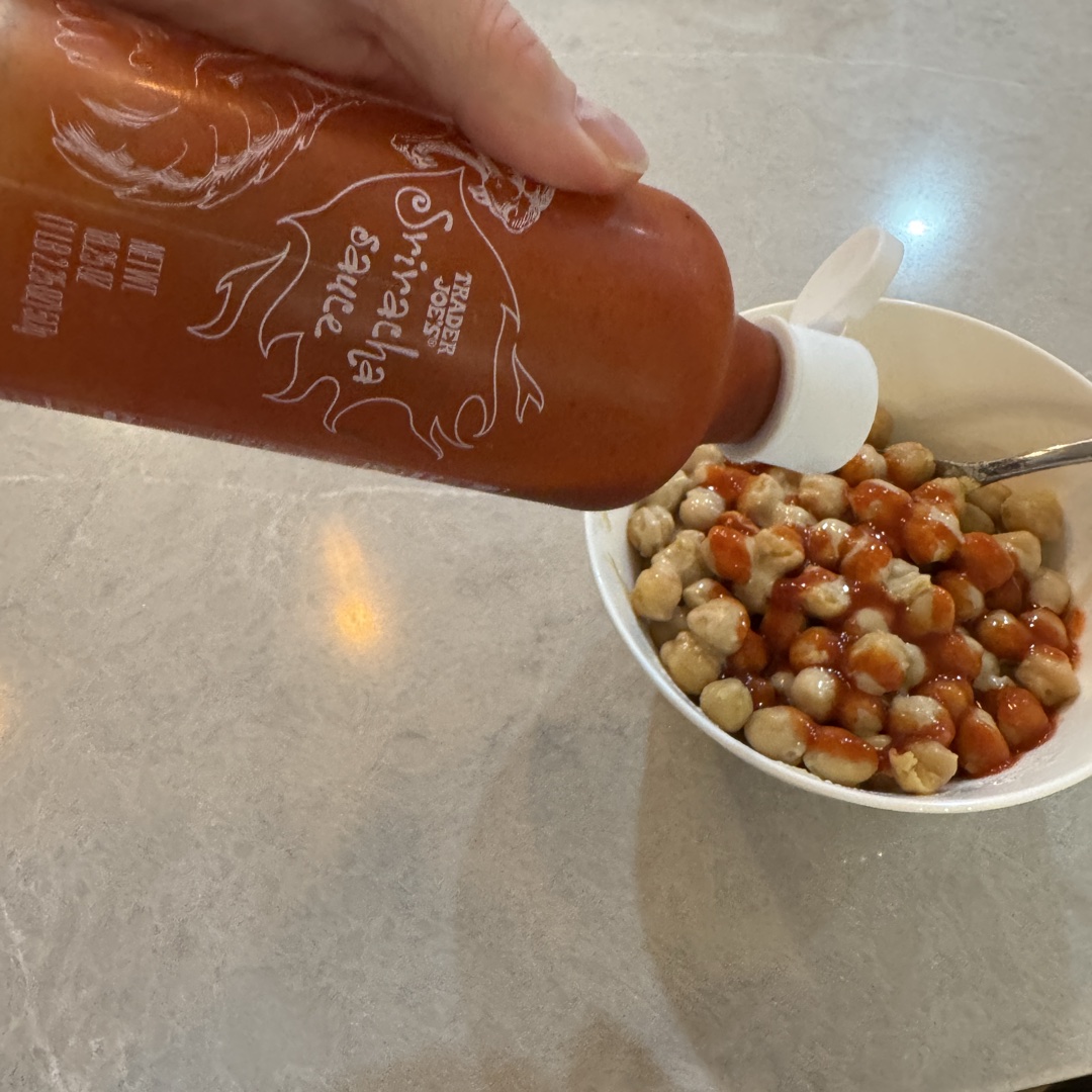 Quest: TJ Sriracha Sauce