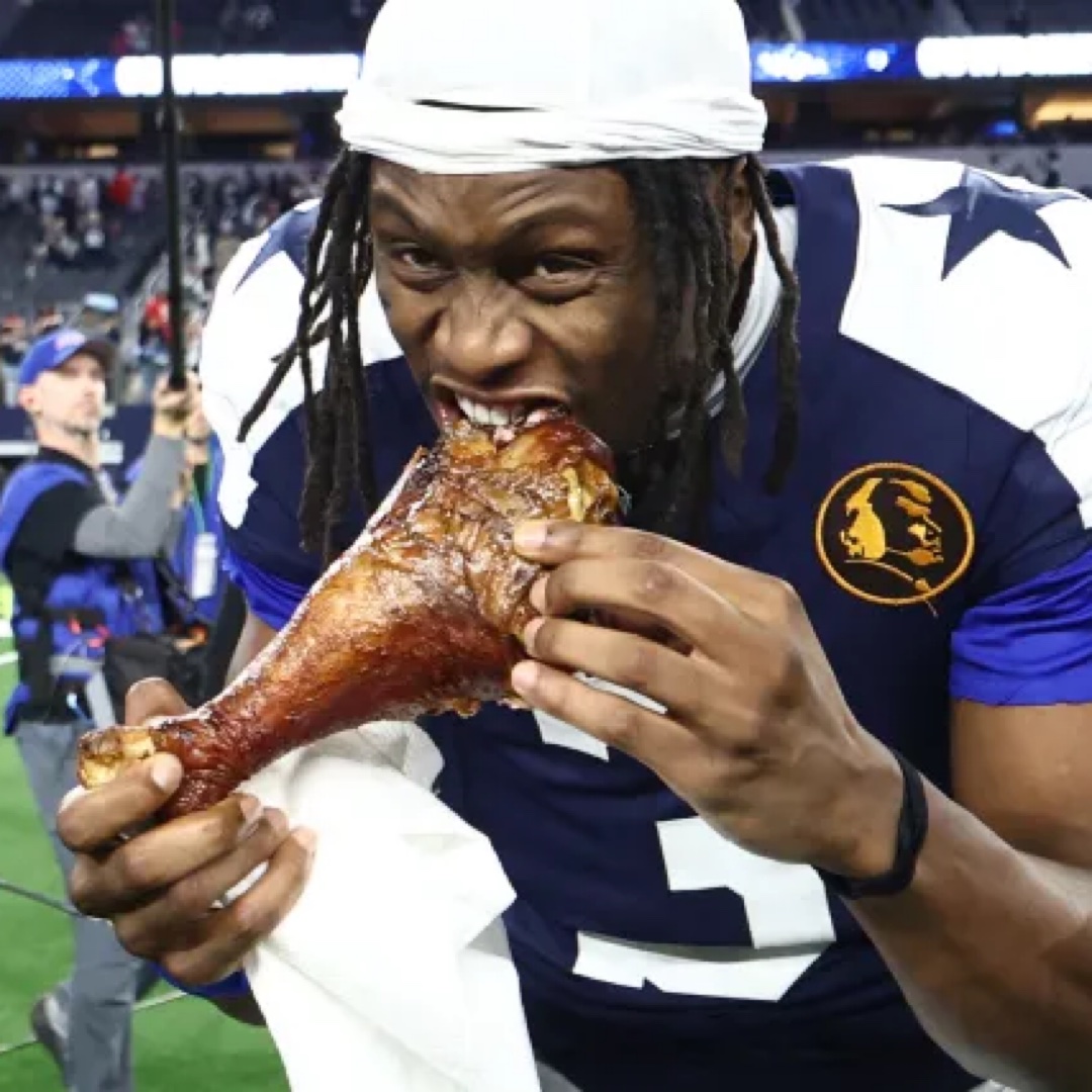 George Pickens Eating Turkey
