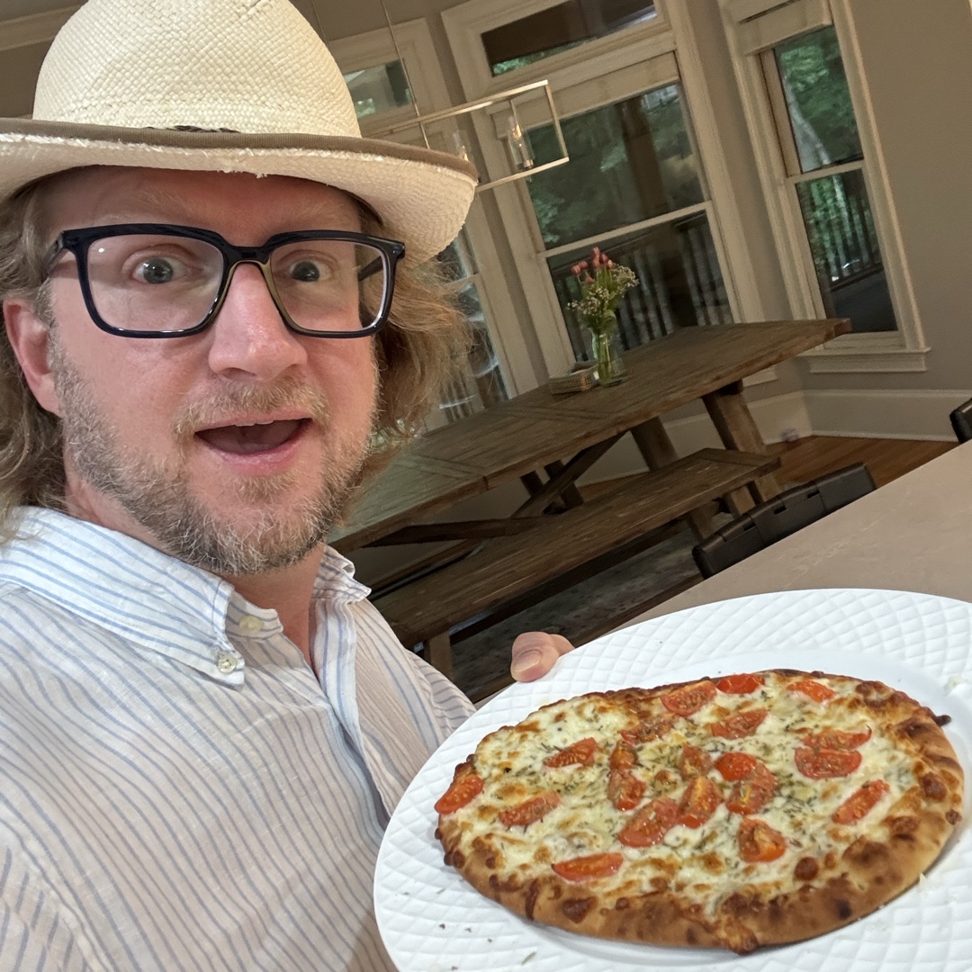 Naan bread pizza